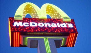 Gasten McDonald's krijgen boete voor rommel