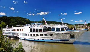 Recordaantal riviercruises doet Amsterdam aan