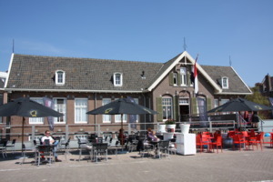 By Toine van Toine Smulders geopend