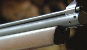 Maaltijdbezorger beschoten met buks