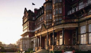 Dode door brand in Brits historisch hotel