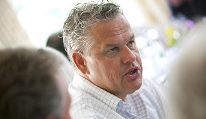 Gerrit Greveling aan de slag in berghut