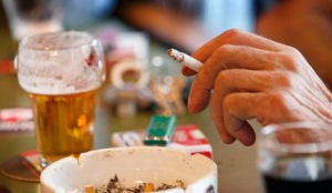 OM: rookverbod grote én kleine cafés gelijk
