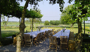 Scherp verzorgt diner op boerenerf