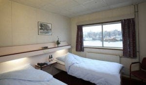 Drijvend hotel Haje de Jager bij A6