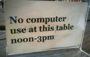 Geen computers in koffie-outlets