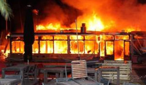 Afgebrande beachclub sluit met feest