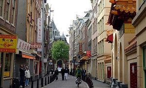 Plan voor megahotel met luchtbrug in Chinatown