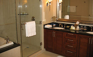 Britse hotels lichten gasten door