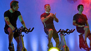 Carlton fietst:  drie wereldrecords voor goed doel