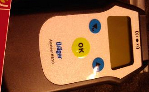 Schuddebeurs biedt gasten blaastest aan