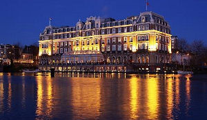 Pool beleeft miljonairsweekend in sterrenhotels