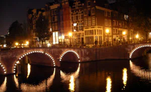 Openingstijden Amsterdamse horeca vrijgeven