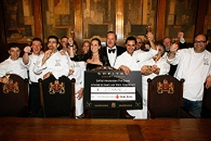 Stars, Food & Art schenkt 15.000 euro aan Rode Kruis