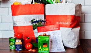 Cateraar bezorgt ingrediënten van menu thuis