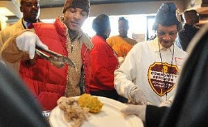 Autogrill houdt kerstdiner voor kansarmen