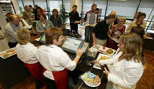 Totaalomzet catering in 2010 bijna drie procent minder