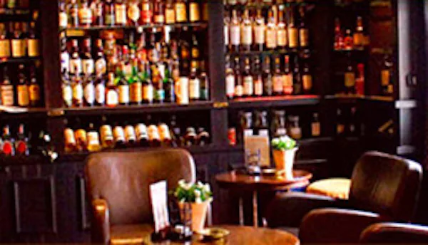 Fletcher koopt hotel met beroemde whiskybar