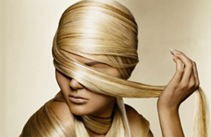 Vakantieresort met louter blonde serveersters