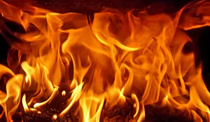 Felle brand legt snackbar annex grillroom in de as