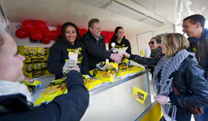 Bedenker patatje Joppie chips bedankt fans