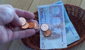 Vrouw kritischer bij geven van fooi