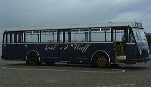 Markante bus Hotel van de Werff vervangen