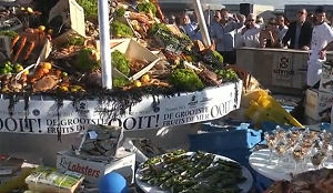 Gigantisch fruit de mer op ss Rotterdam