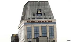 Hotel stuurt factuur ondanks aardbeving