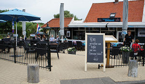 Brasserie Zeelust van 3 naar 2 in Terras Top 100