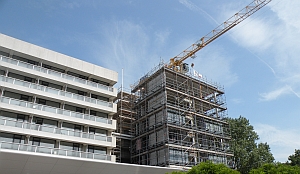 Bouwers bereiken hoogste punt Crowne Plaza