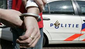 Cafébaas neergestoken door bezoeker