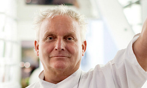 Paul van de Bunt** viert 35 jarig jubileum