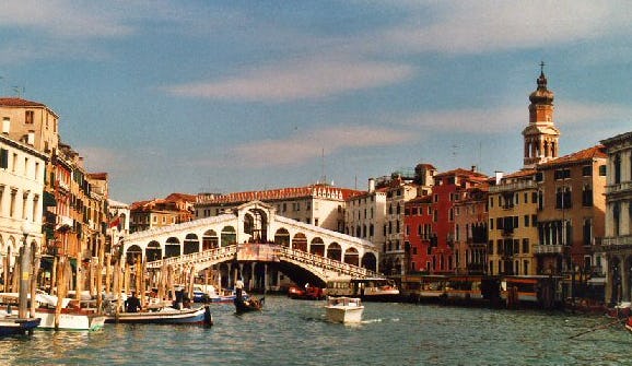 Toeristen betalen restauratie Venetië