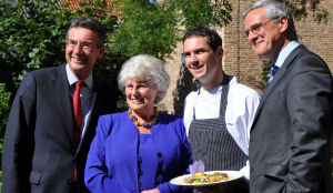 Scherp heeft primeur met kweektong