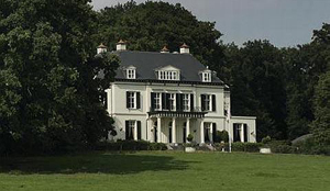 Rode Kruis wil af van zorghotels