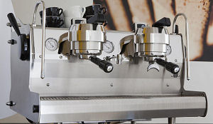 Ivy trots op espressomachine met voetbediening