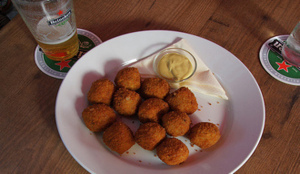 Combi bitterbal en borrel als nieuw fenomeen