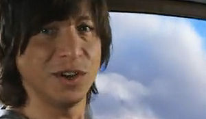 Artiest neemt clip op bij Amadore Hotel