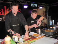 Nieuwe, trendy stijl wijn-spijs combinatie