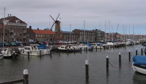 Vrouw (20) overlijdt in café in Hellevoetsluis