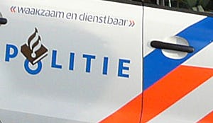 Cafetariahouder verjaagt overvaller met stoffer en blik