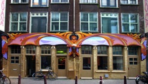 Bavaria in Amsterdam: guerrillacafé in 'homostraat