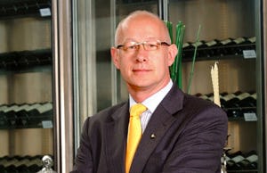 Henk Meyknecht van Landham naar Kempinski