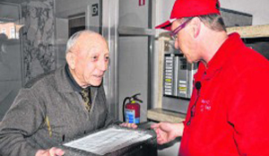 Postbode bezorgt warme maaltijden