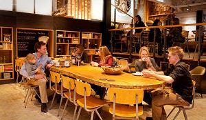 Amsterdam: grootste Starbucks Europa