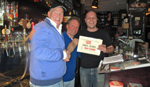 Jubileumbier BeerTemple: 5665 euro voor KiKa