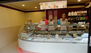 Befaamde Haagse Italiaanse ijssalon Marinello terug van weggeweest