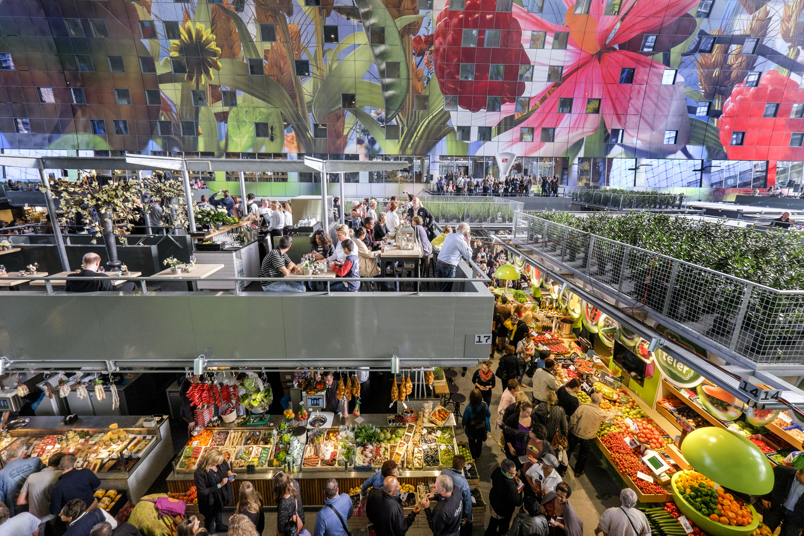 Markthal trekt 350.000 bezoekers in eerste week