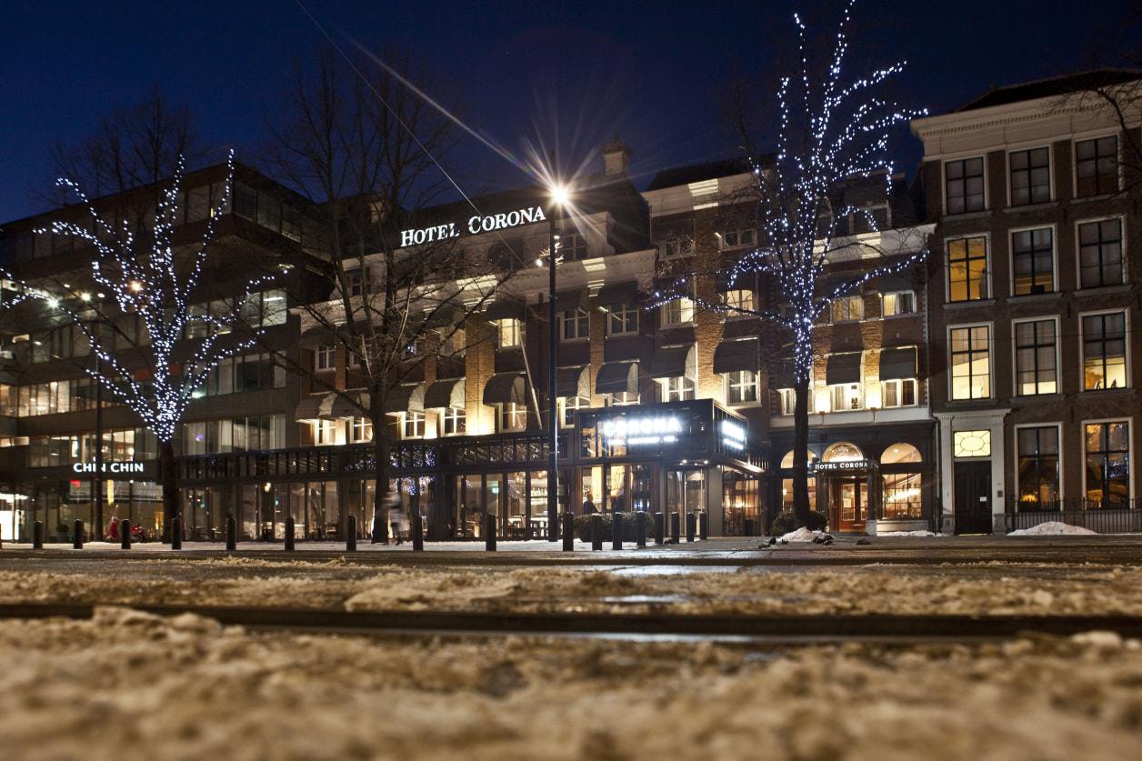 Brand bij Vapiano Den Haag, Hotel Corona ontruimd